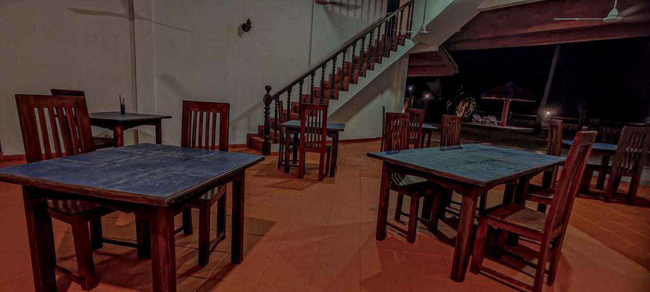 Nu-Vin Beach Hotel Ahangama Kültér fotó
