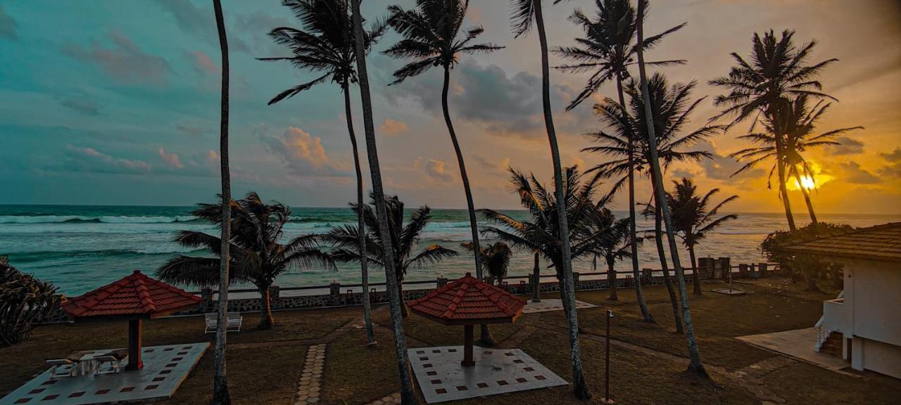 Nu-Vin Beach Hotel Ahangama Kültér fotó