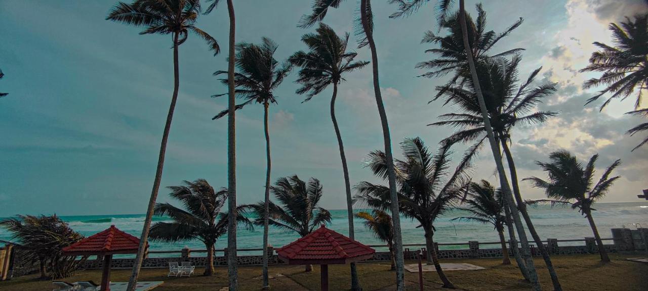 Nu-Vin Beach Hotel Ahangama Kültér fotó