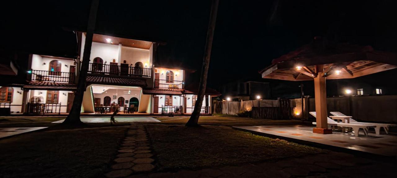 Nu-Vin Beach Hotel Ahangama Kültér fotó