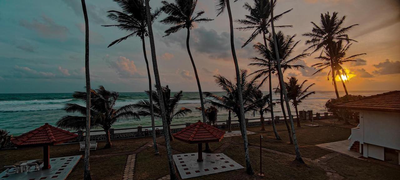 Nu-Vin Beach Hotel Ahangama Kültér fotó