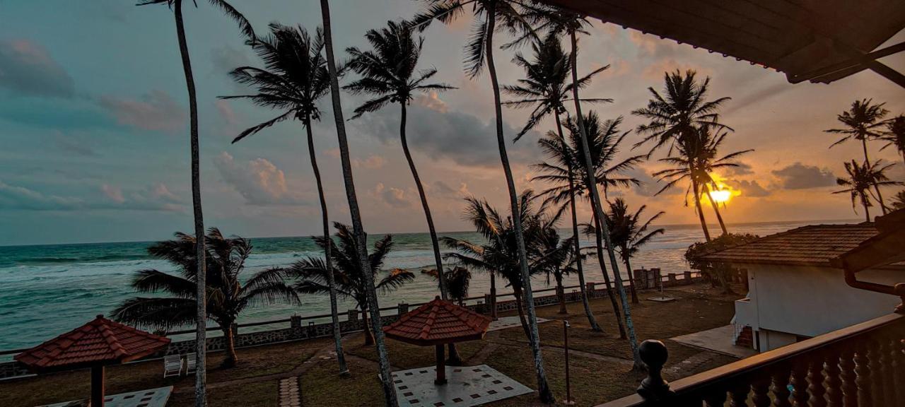 Nu-Vin Beach Hotel Ahangama Kültér fotó
