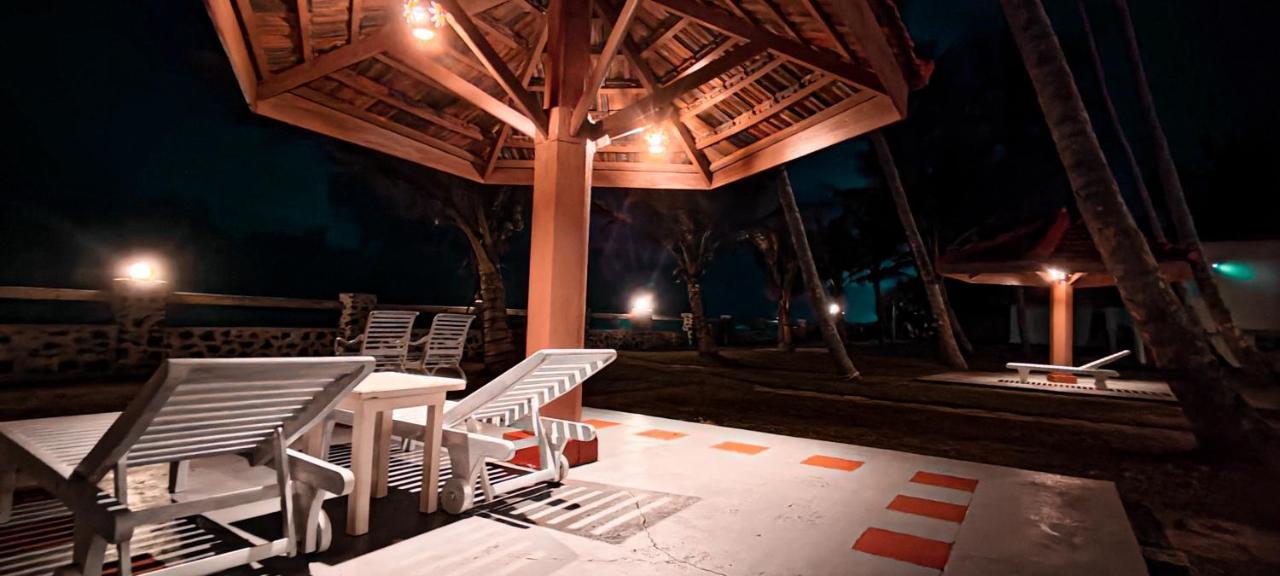 Nu-Vin Beach Hotel Ahangama Kültér fotó