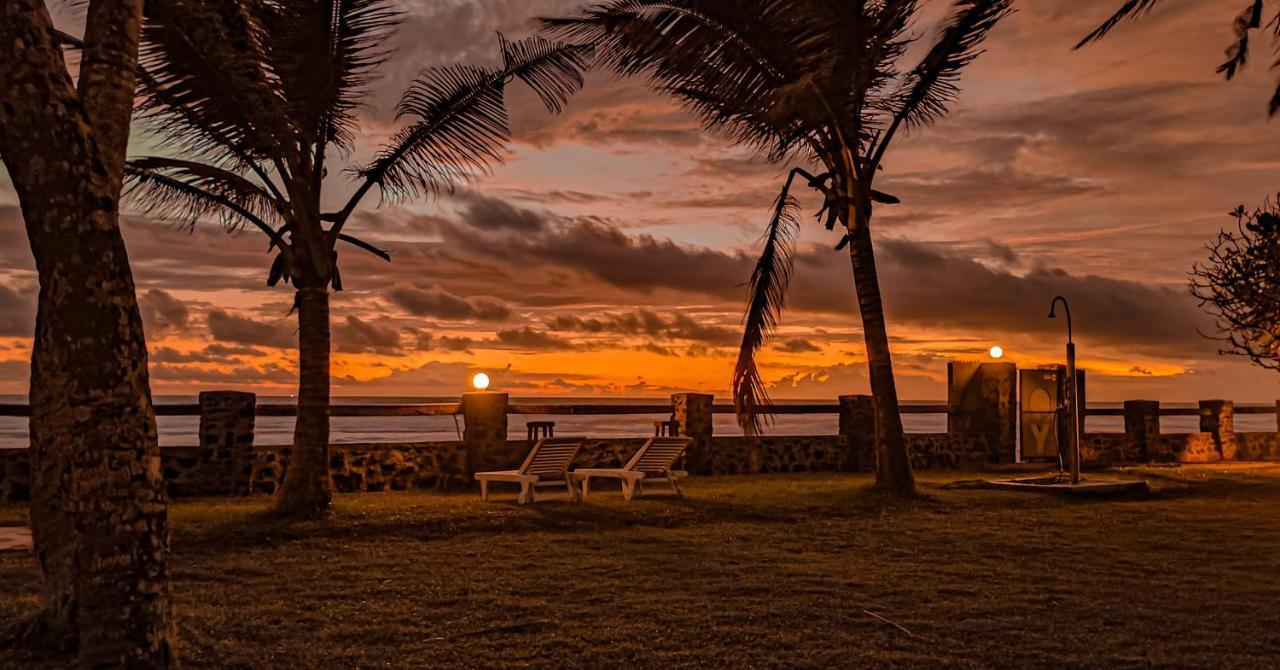 Nu-Vin Beach Hotel Ahangama Kültér fotó