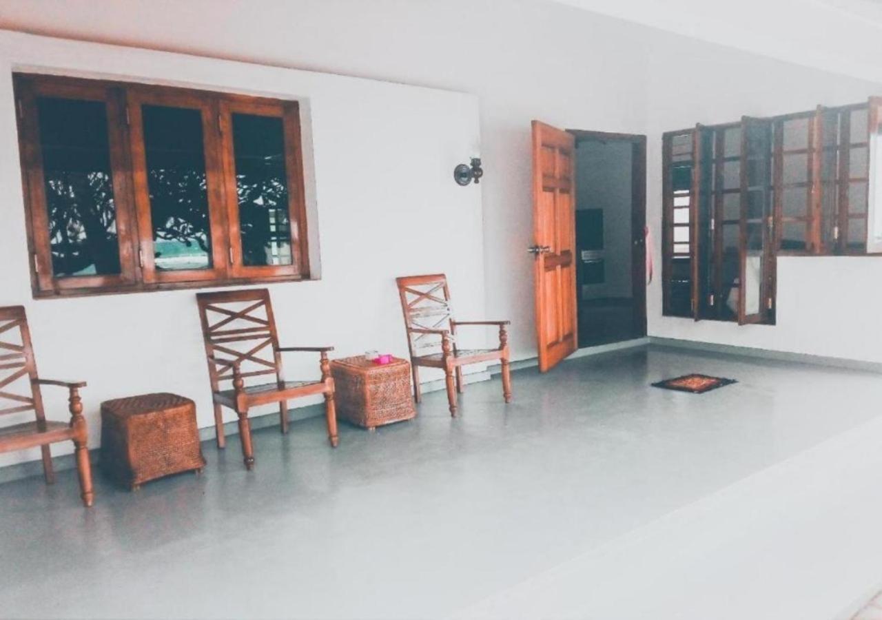 Nu-Vin Beach Hotel Ahangama Kültér fotó