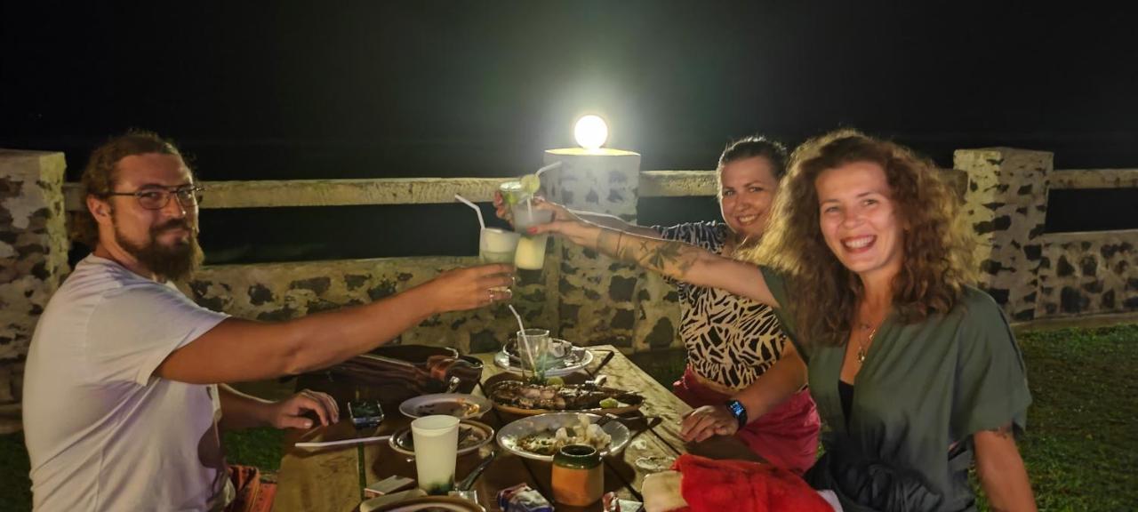 Nu-Vin Beach Hotel Ahangama Kültér fotó