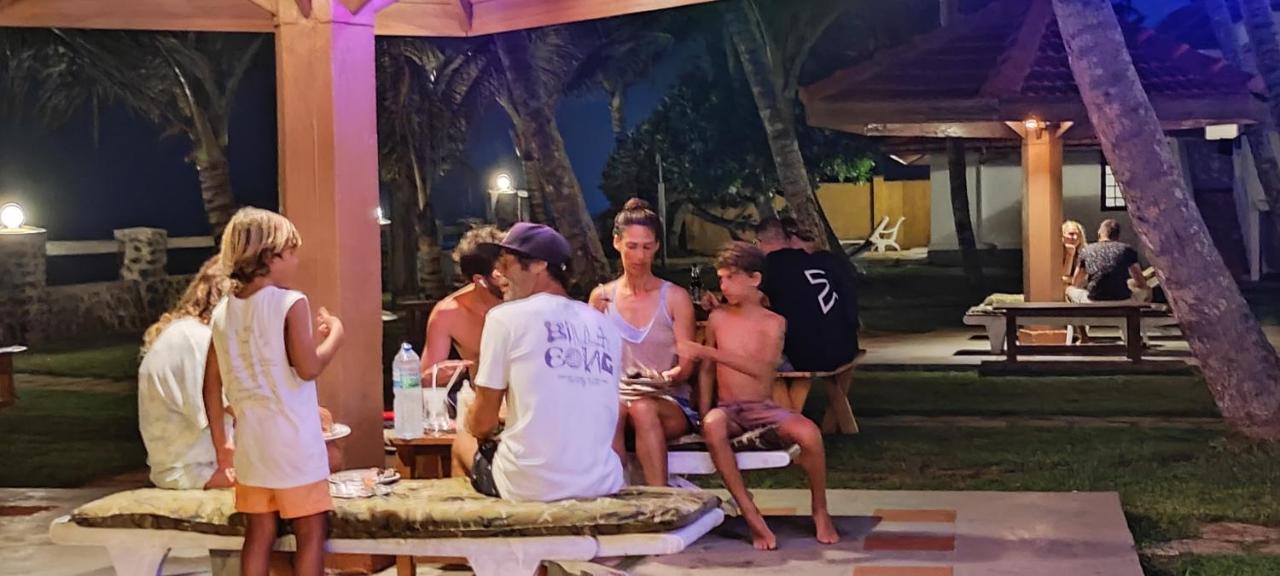 Nu-Vin Beach Hotel Ahangama Kültér fotó